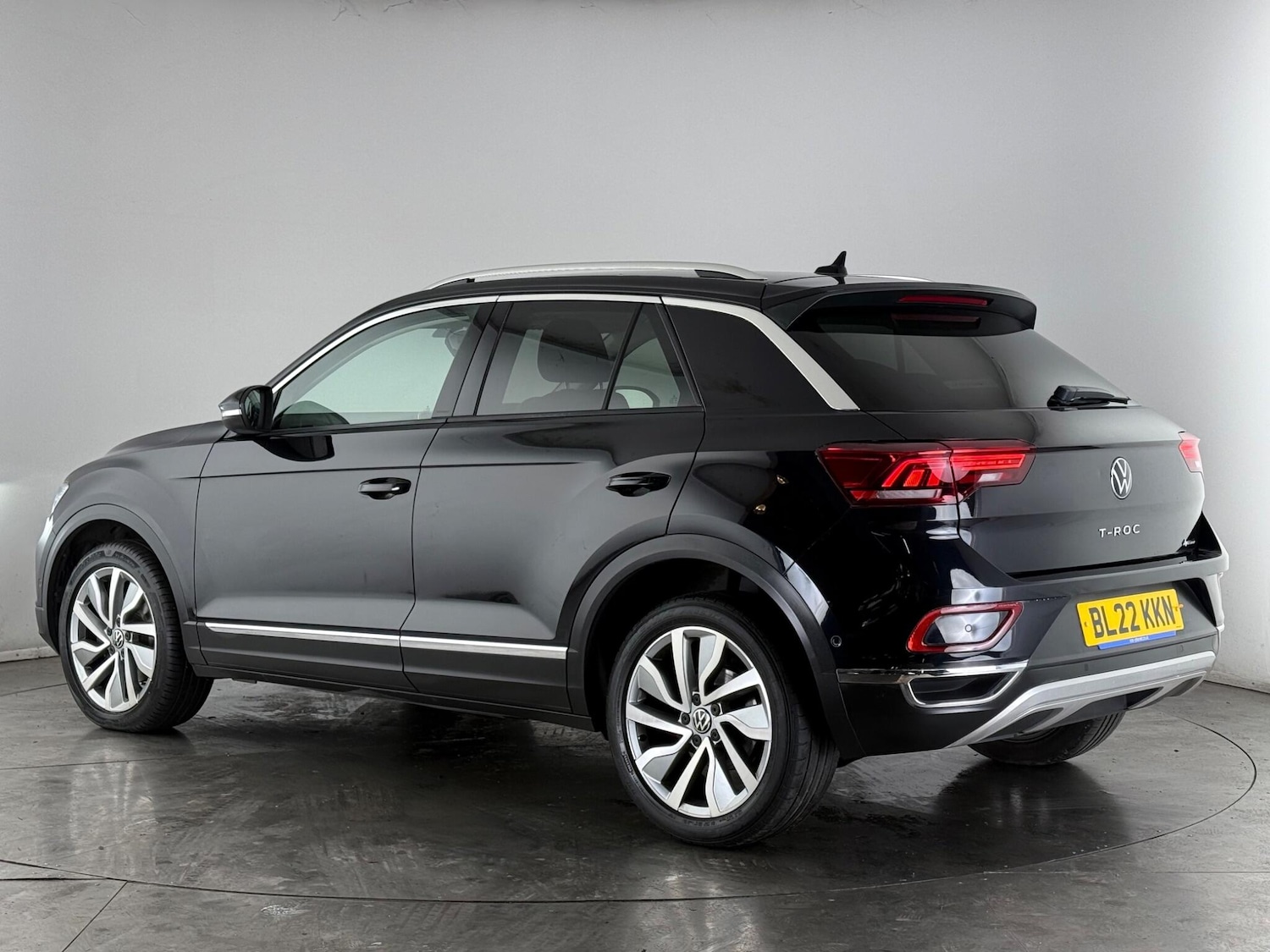 Used Volkswagen T-Roc 2022 for sale - 77626427: Photo 4