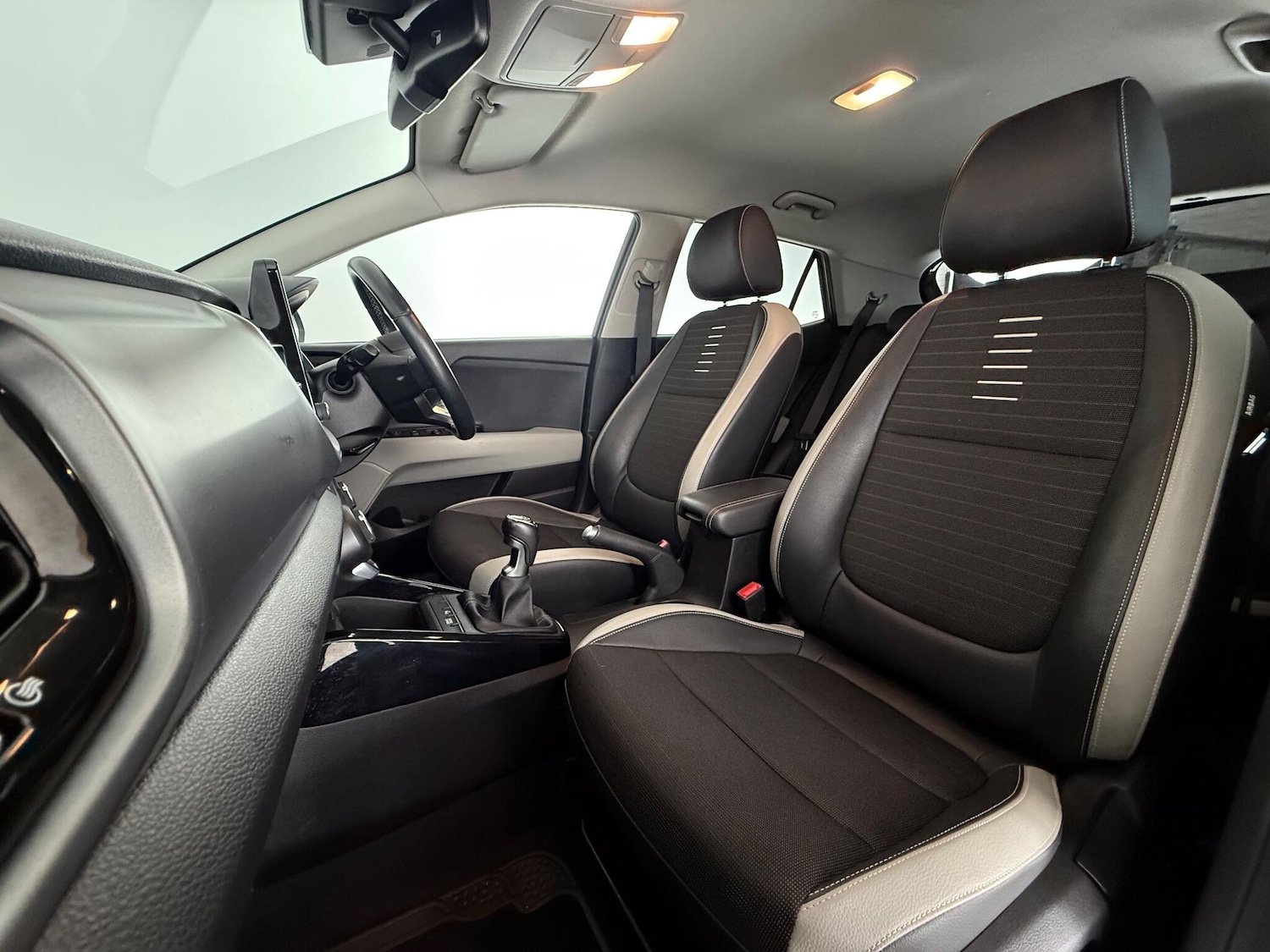 Used Kia Stonic 2020 for sale - 77181180: Photo 14