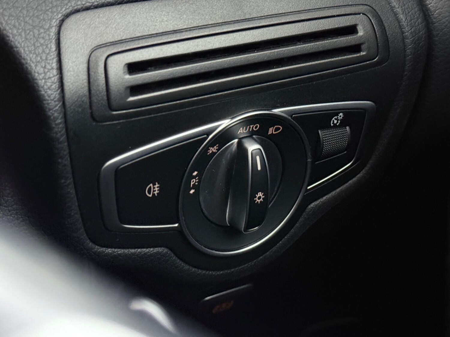 Used Mercedes-Benz GLC 2022 for sale - 78107137: Photo 32