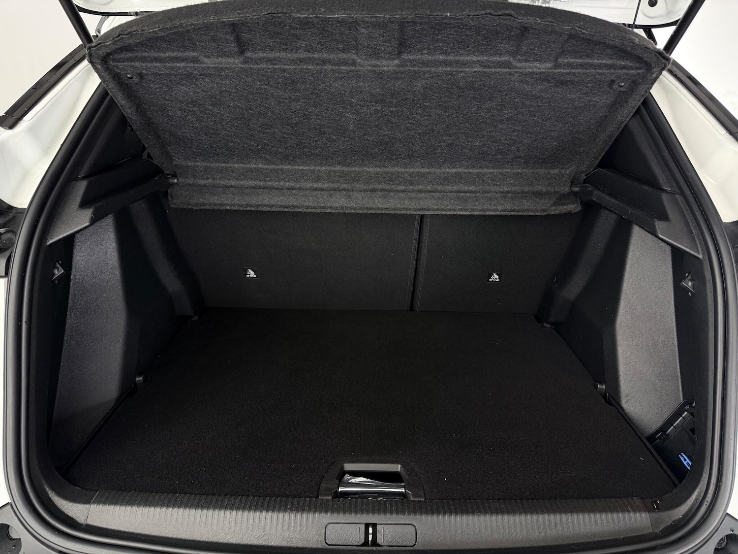 Used Peugeot 2008 2021 for sale - 77221661: Photo 8