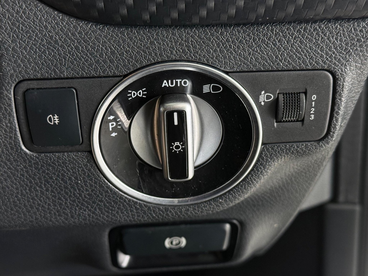 Used Mercedes-Benz A-Class 2017 for sale - 76585395: Photo 38