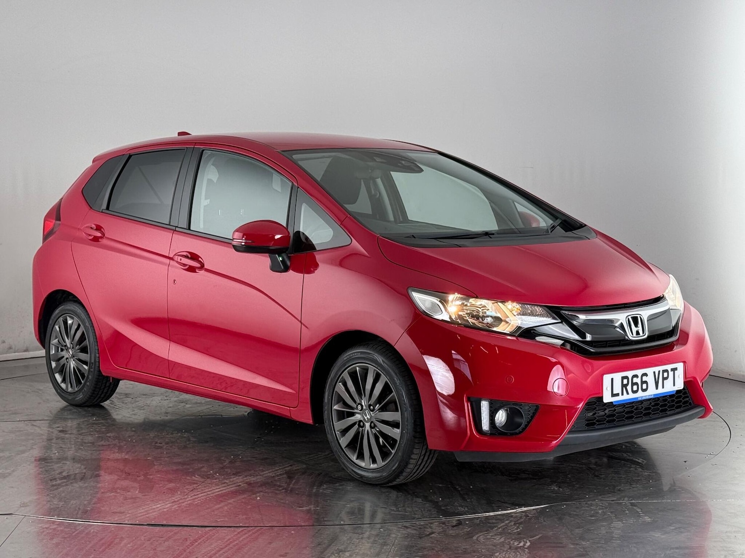 Used Honda Jazz 2016 for sale - 76468350: Photo 1