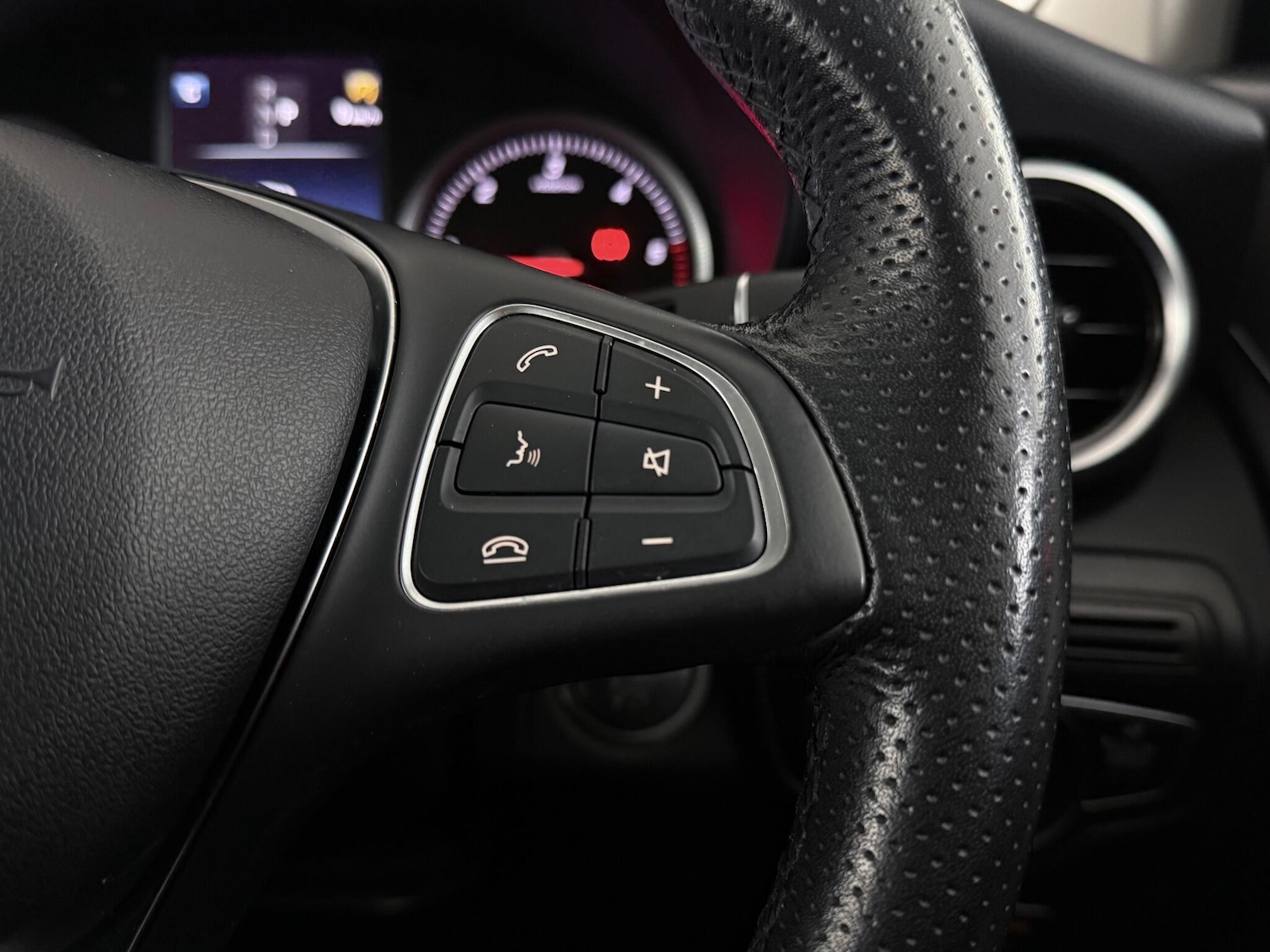 Used Mercedes-Benz GLC 2018 for sale - 76468225: Photo 29