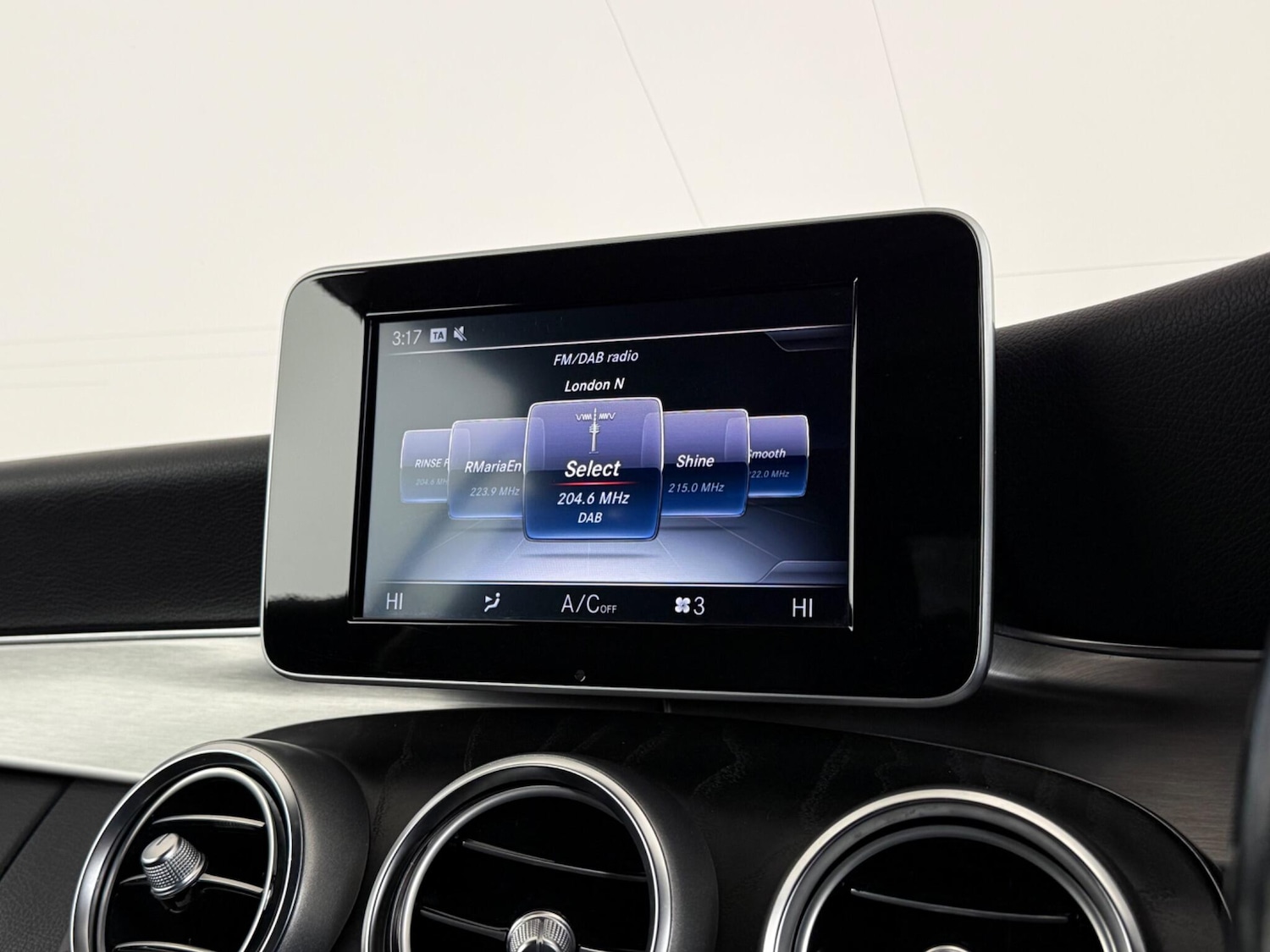 Used Mercedes-Benz C Class 2017 for sale - 77613119: Photo 29