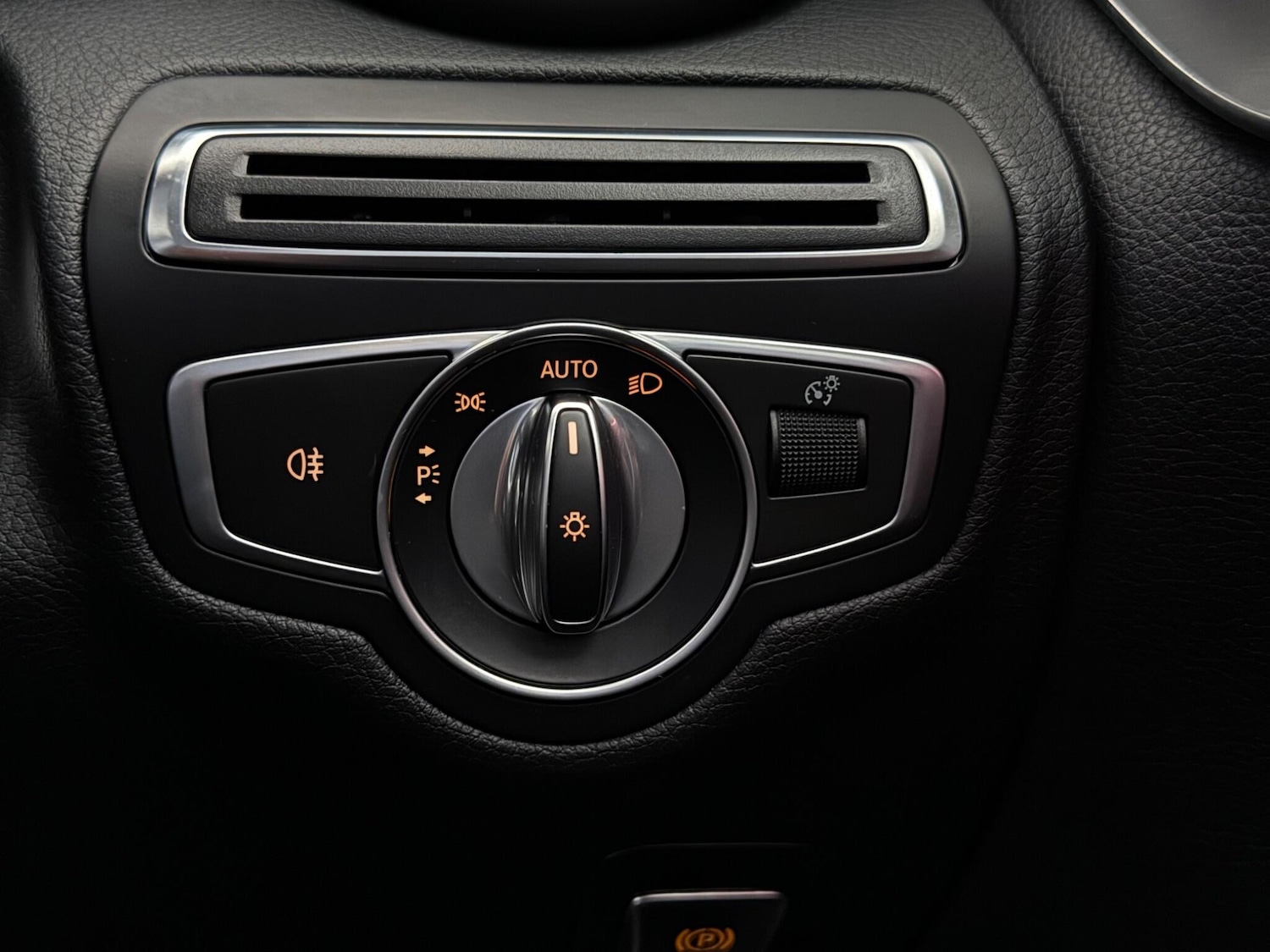 Used Mercedes-Benz C Class 2017 for sale - 77613119: Photo 34