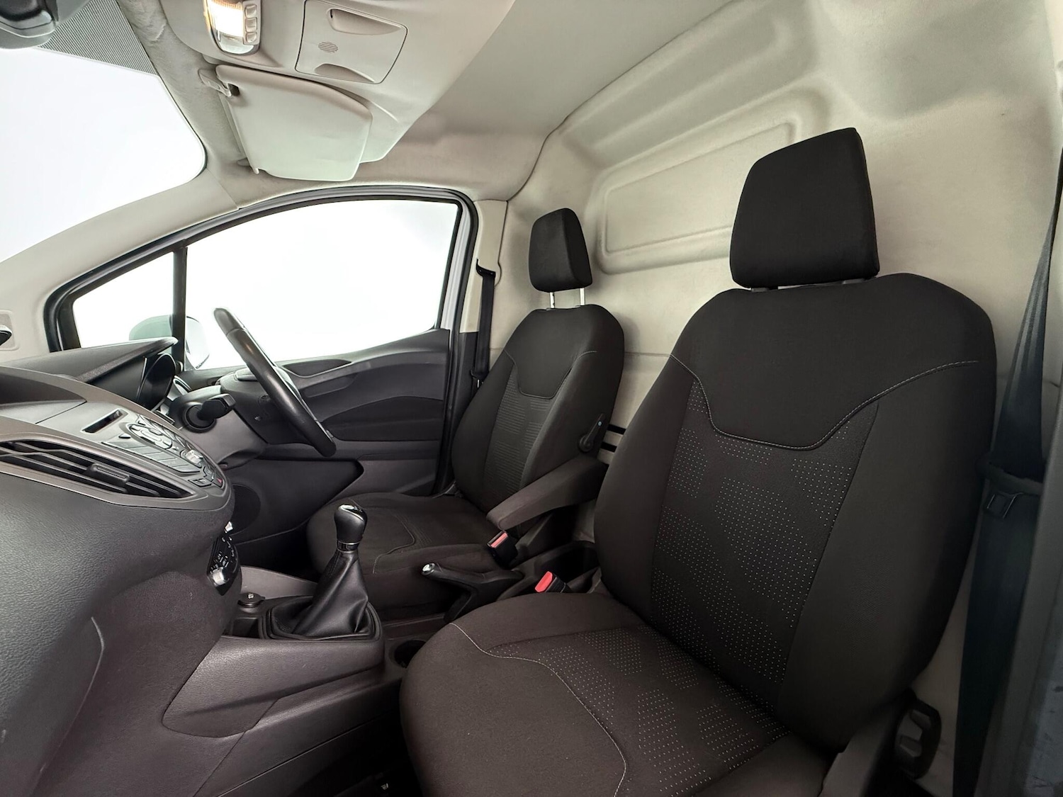 Used Ford Transit Courier 2017 for sale - 77247200: Photo 12