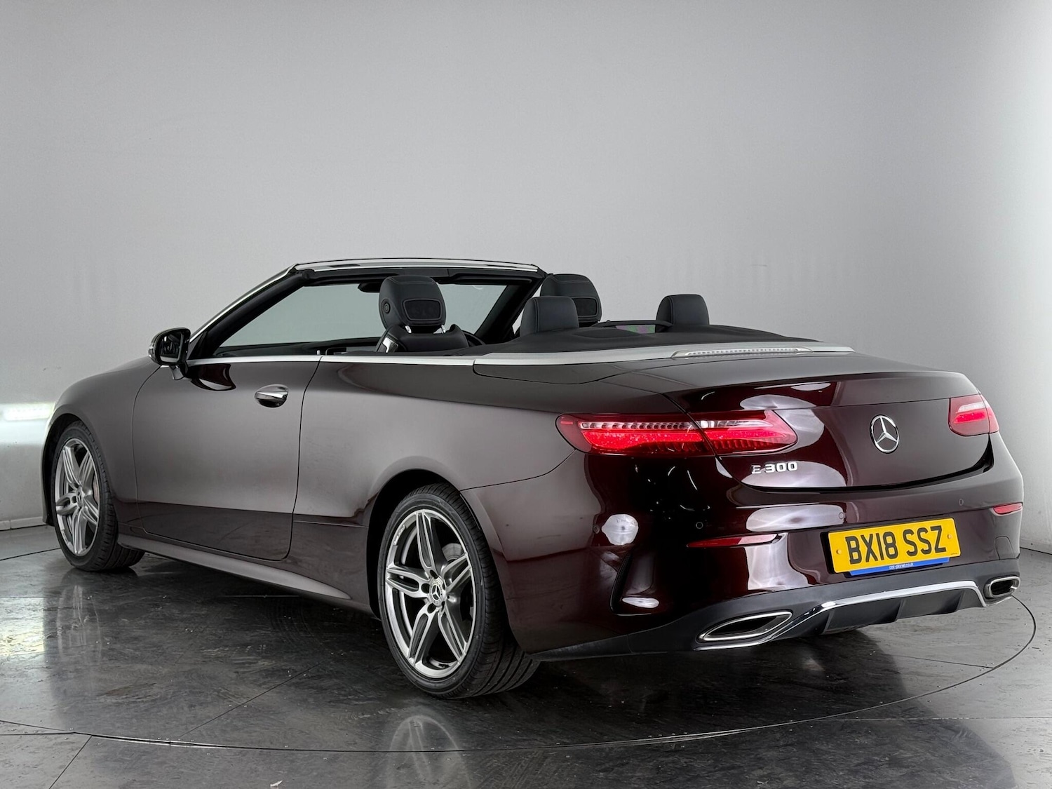 Used Mercedes-Benz E Class 2018 for sale - 76608337: Photo 5