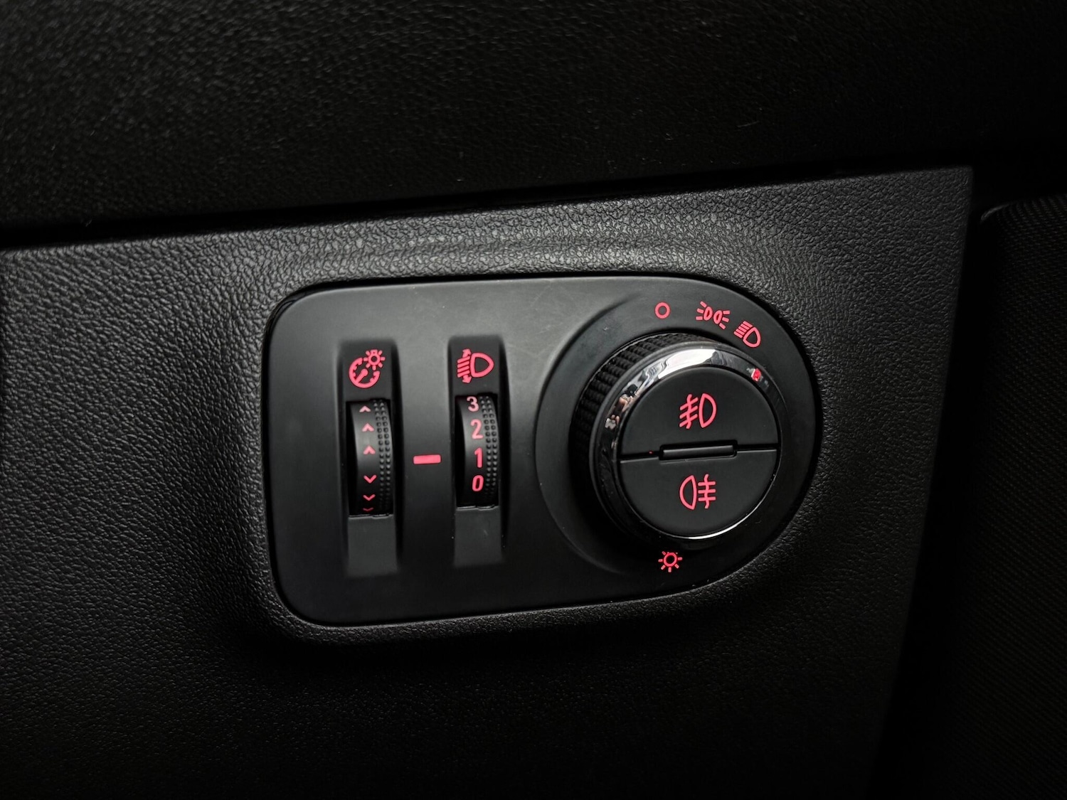 Used Vauxhall Corsa 2015 for sale - 77345805: Photo 16