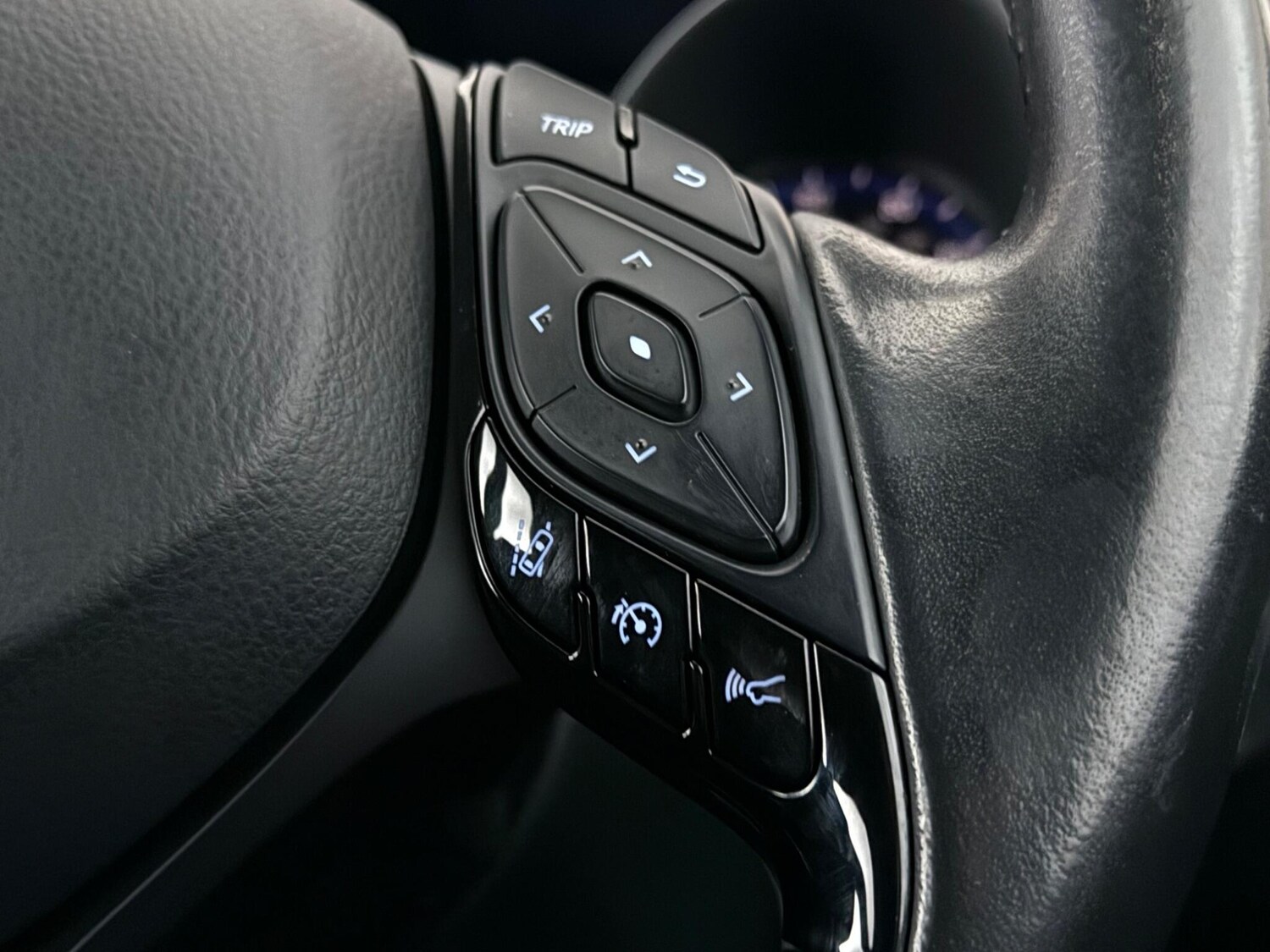 Used Toyota C-HR 2023 for sale - 78177274: Photo 16