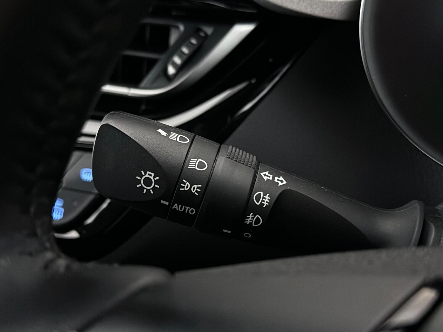 Used Toyota C-HR 2023 for sale - 78177274: Photo 17