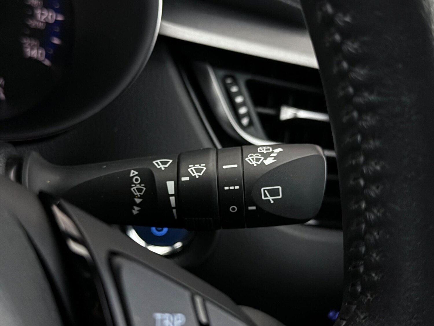 Used Toyota C-HR 2023 for sale - 78177274: Photo 18