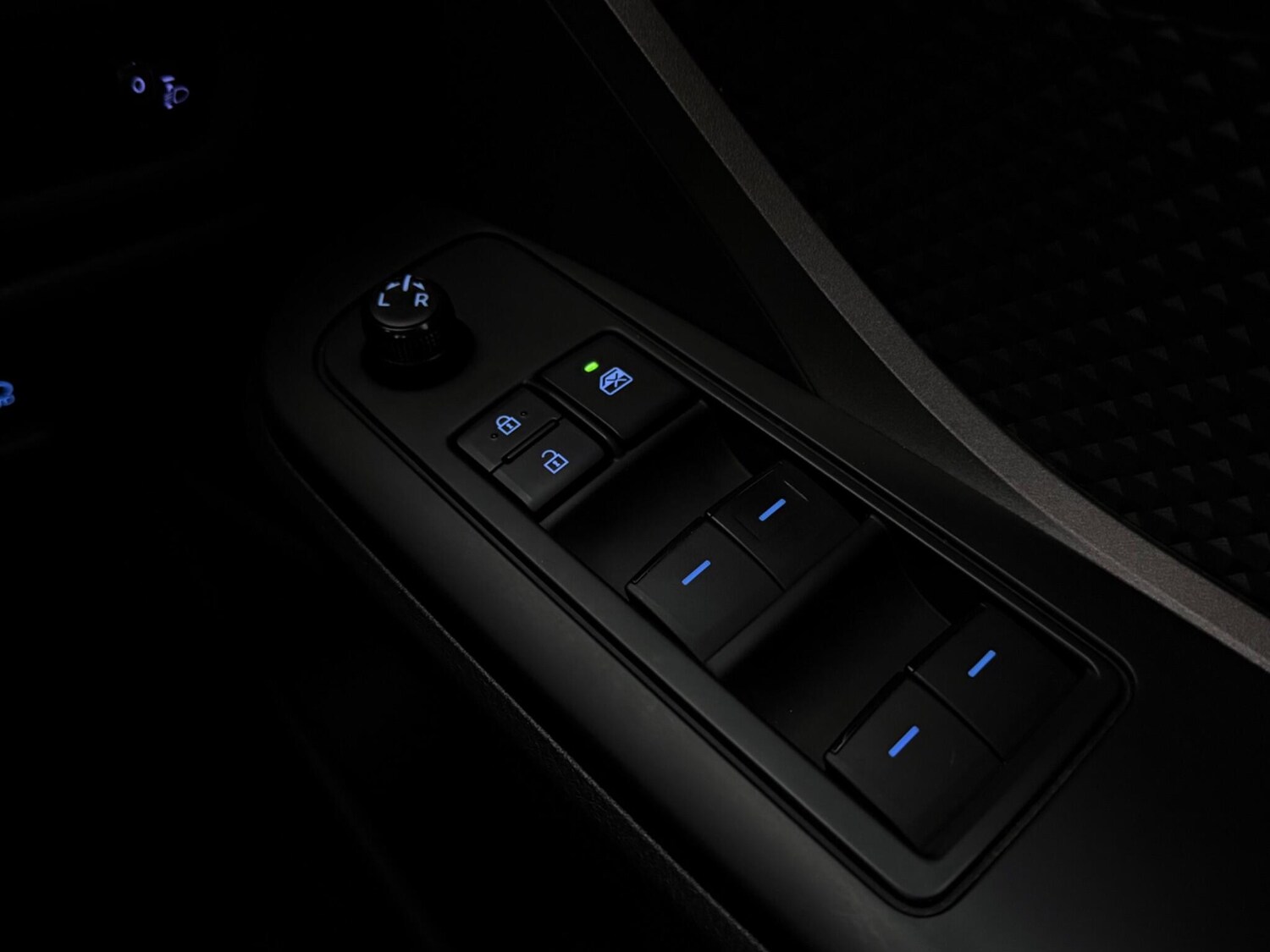 Used Toyota C-HR 2023 for sale - 78177274: Photo 19