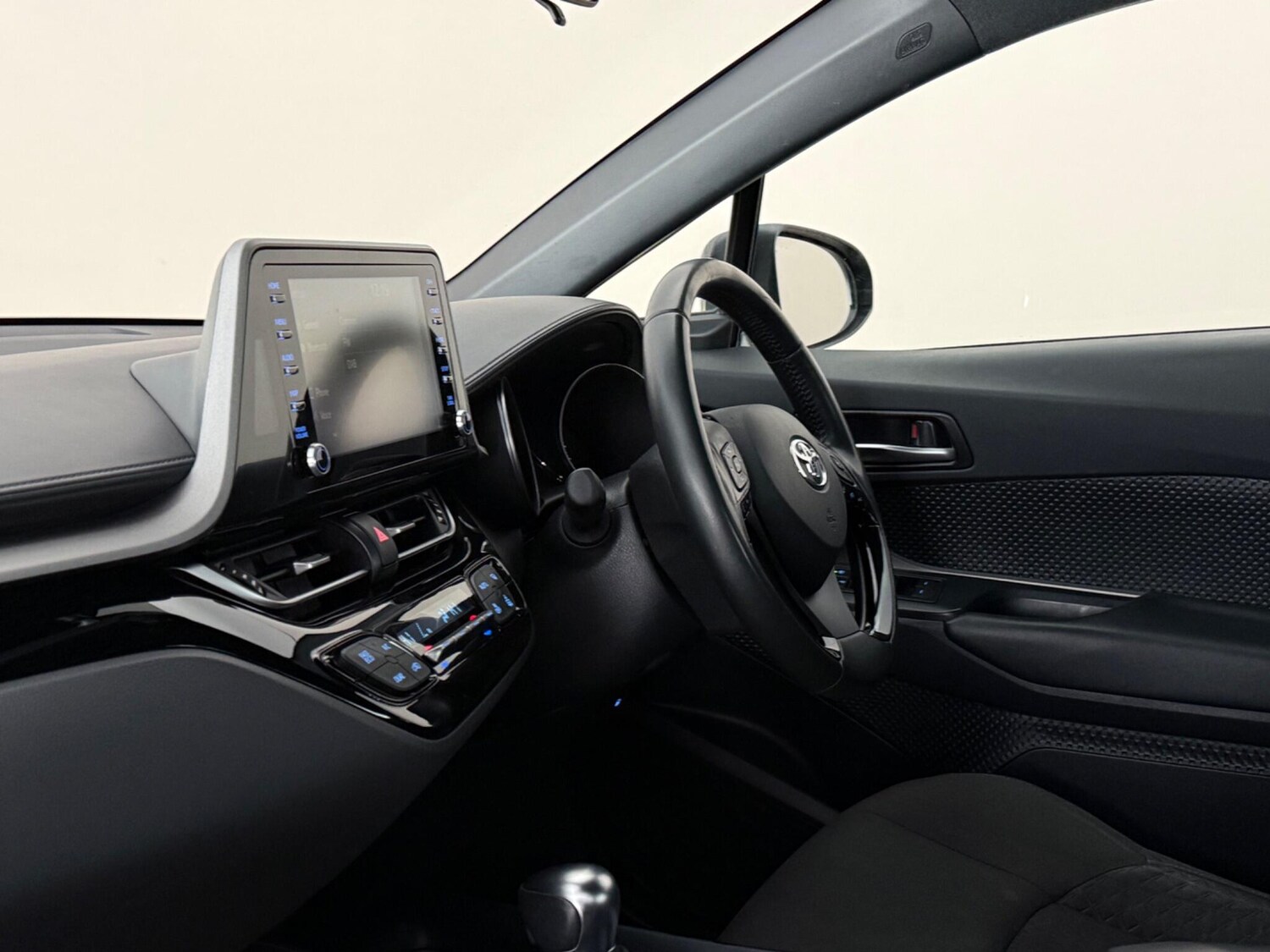 Used Toyota C-HR 2023 for sale - 78177274: Photo 9