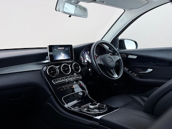 Used Mercedes-Benz GLC 2019 for sale - 79013259: Photo