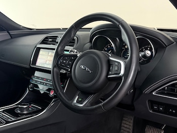 Used Jaguar XE 2018 for sale - 78879176: Photo