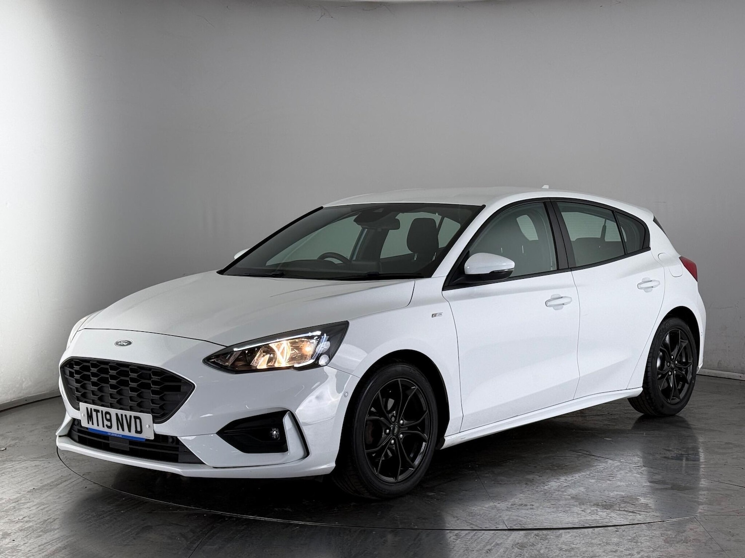 Used Ford Focus 2019 for sale - 77244153: Photo 2
