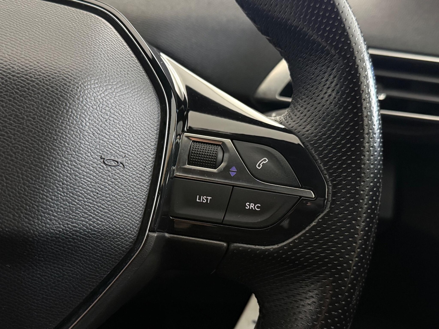 Used Peugeot 3008 2019 for sale - 76468809: Photo 24