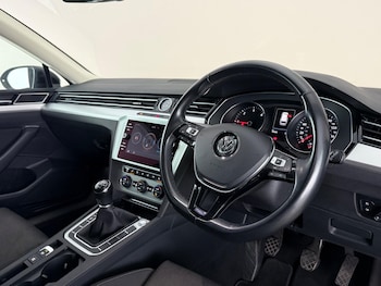 Used Volkswagen Passat 2019 for sale - 79189119: Photo