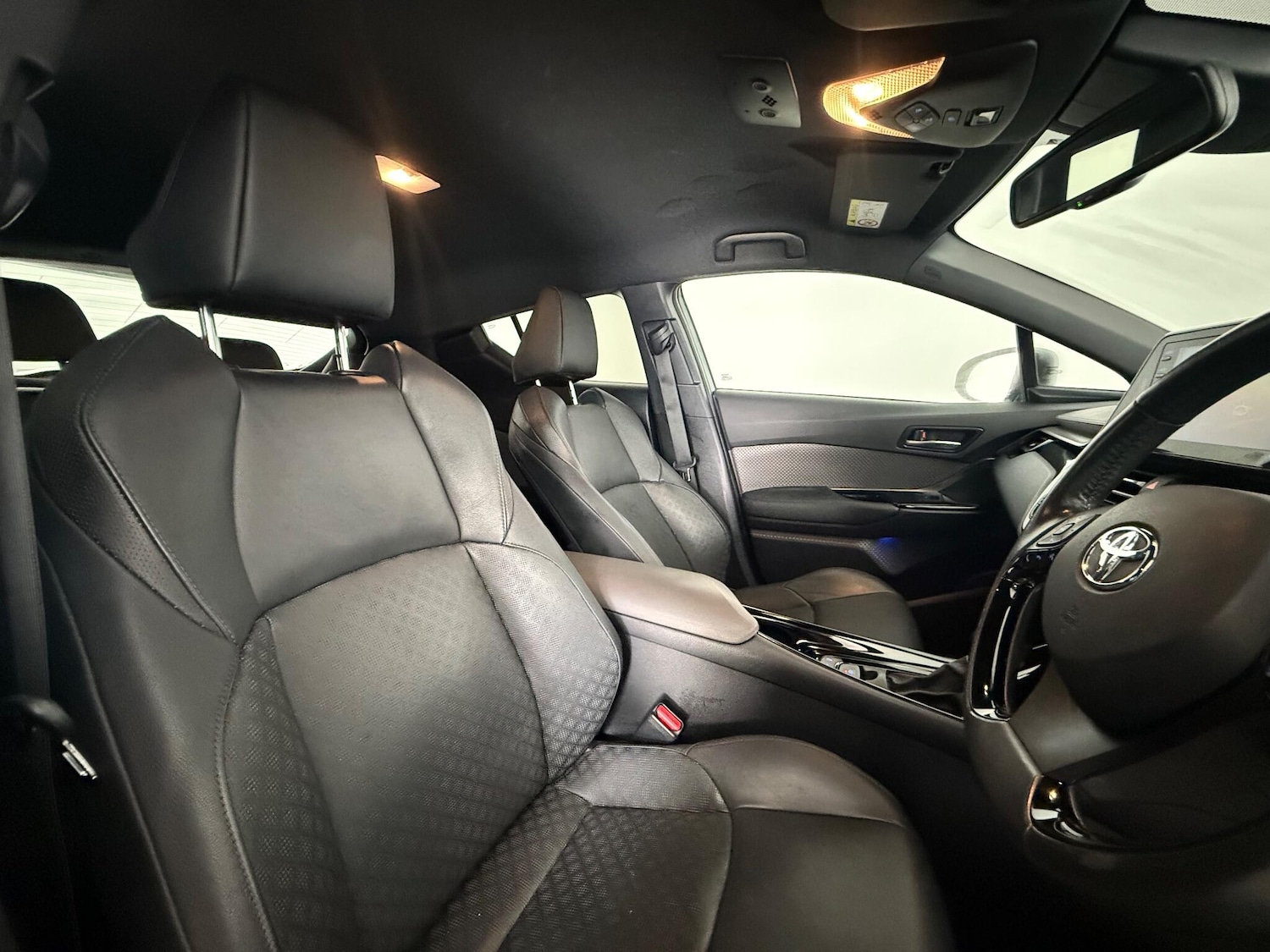 Used Toyota C-HR 2021 for sale - 77180896: Photo 11