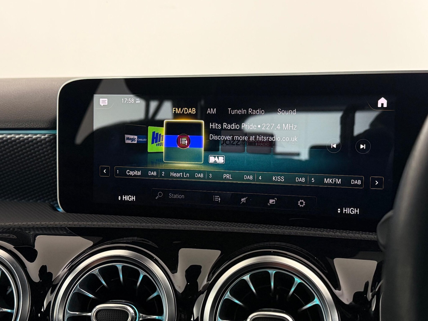 Used Mercedes-Benz A-Class 2018 for sale - 76772152: Photo 32