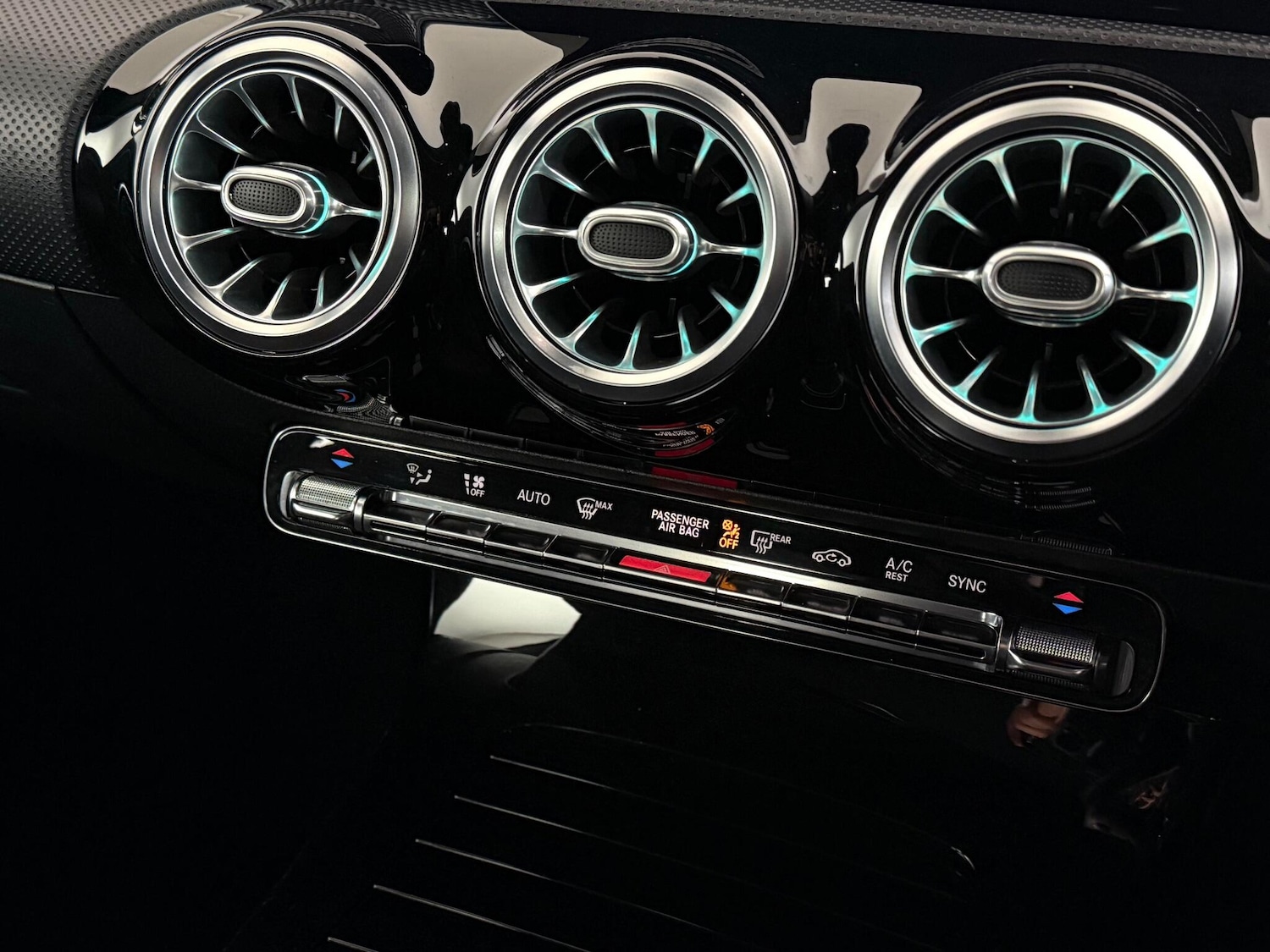 Used Mercedes-Benz A-Class 2018 for sale - 76772152: Photo 43