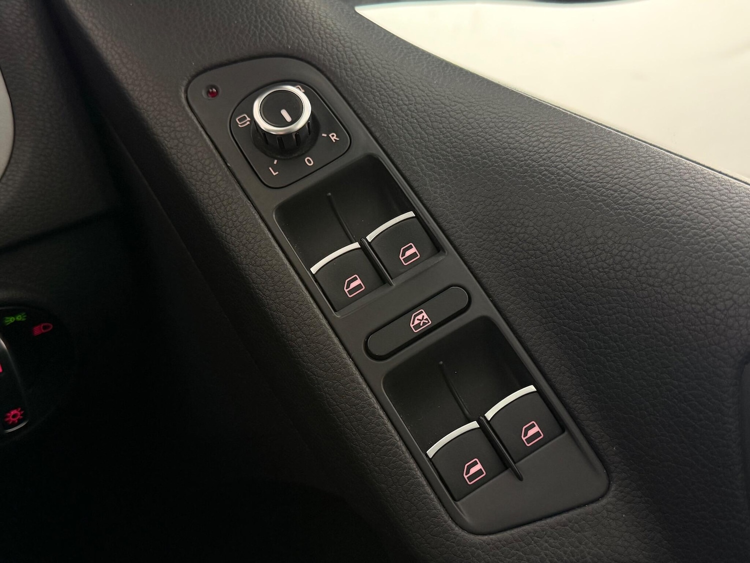 Used Volkswagen Tiguan 2014 for sale - 77221657: Photo 30