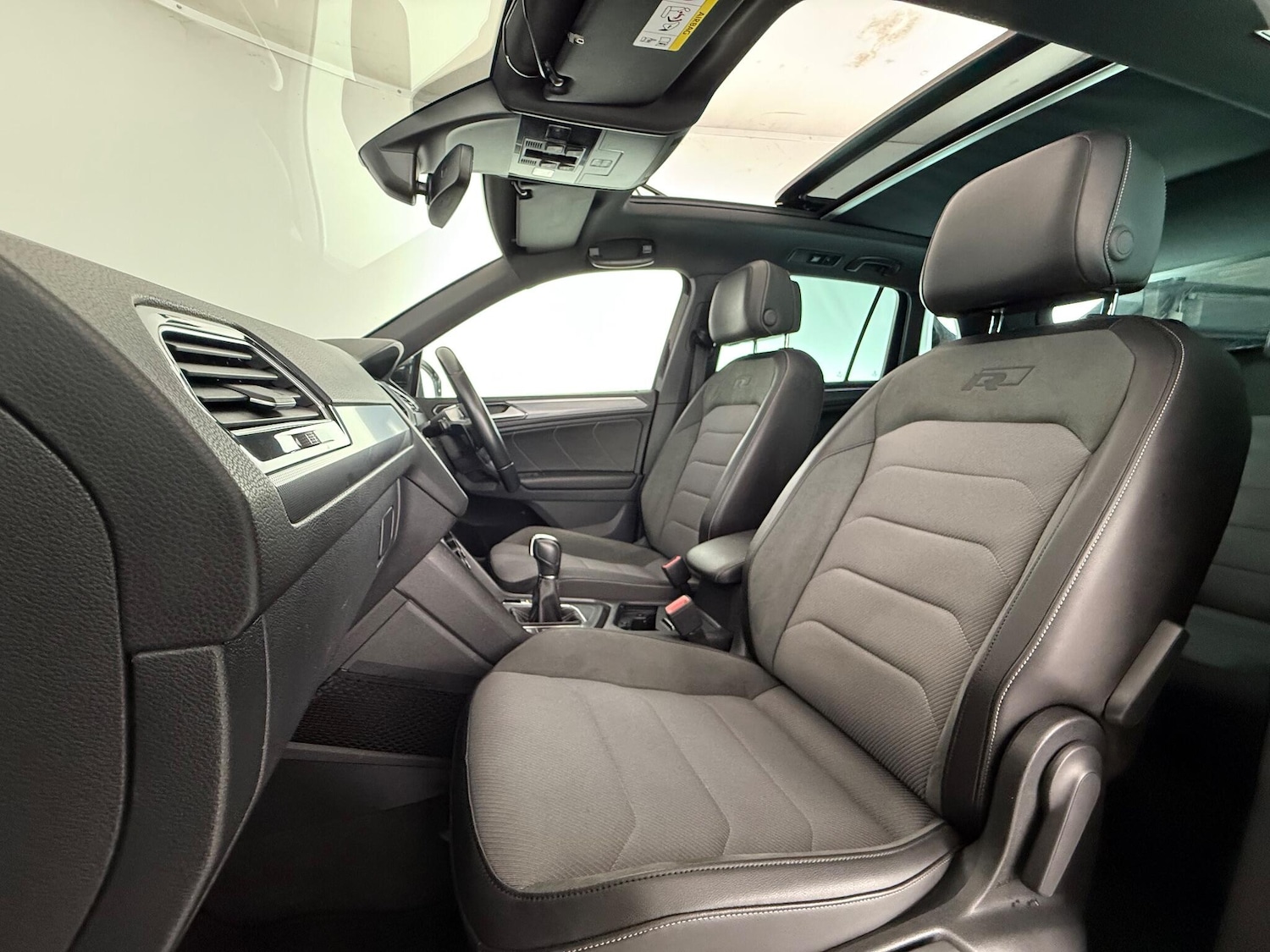 Used Volkswagen Tiguan 2018 for sale - 77216463: Photo 14