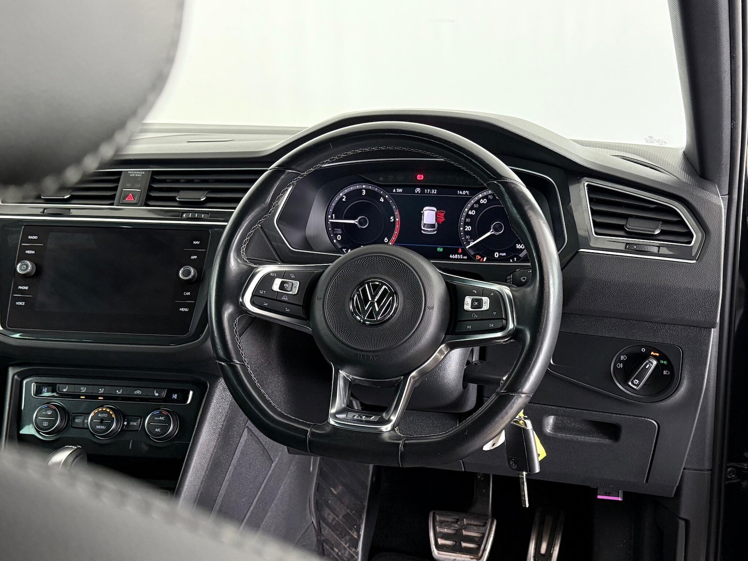 Used Volkswagen Tiguan 2018 for sale - 77216463: Photo 17