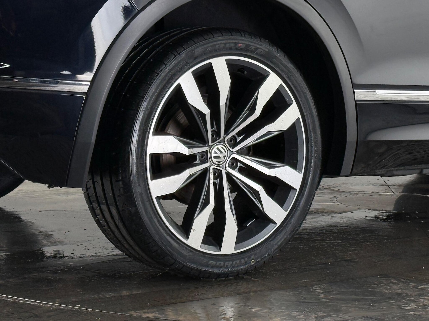 Used Volkswagen Tiguan 2018 for sale - 77216463: Photo 9