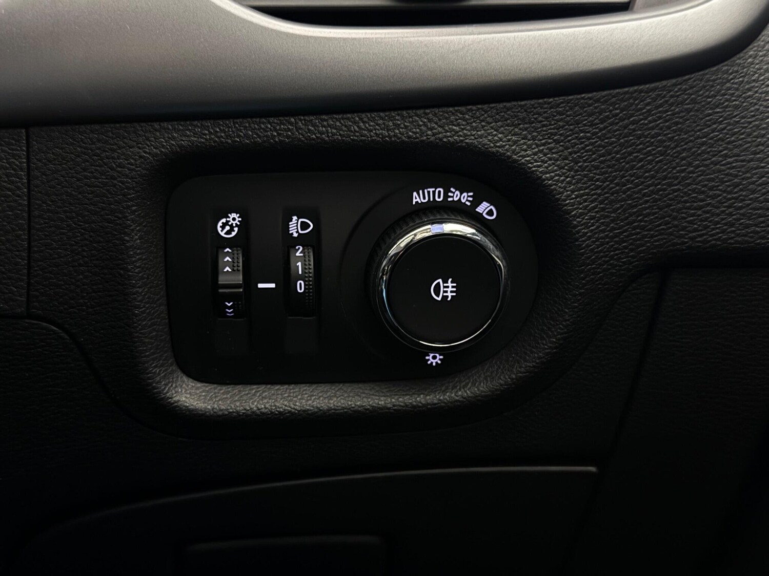 Used Vauxhall Astra 2017 for sale - 77676935: Photo 31