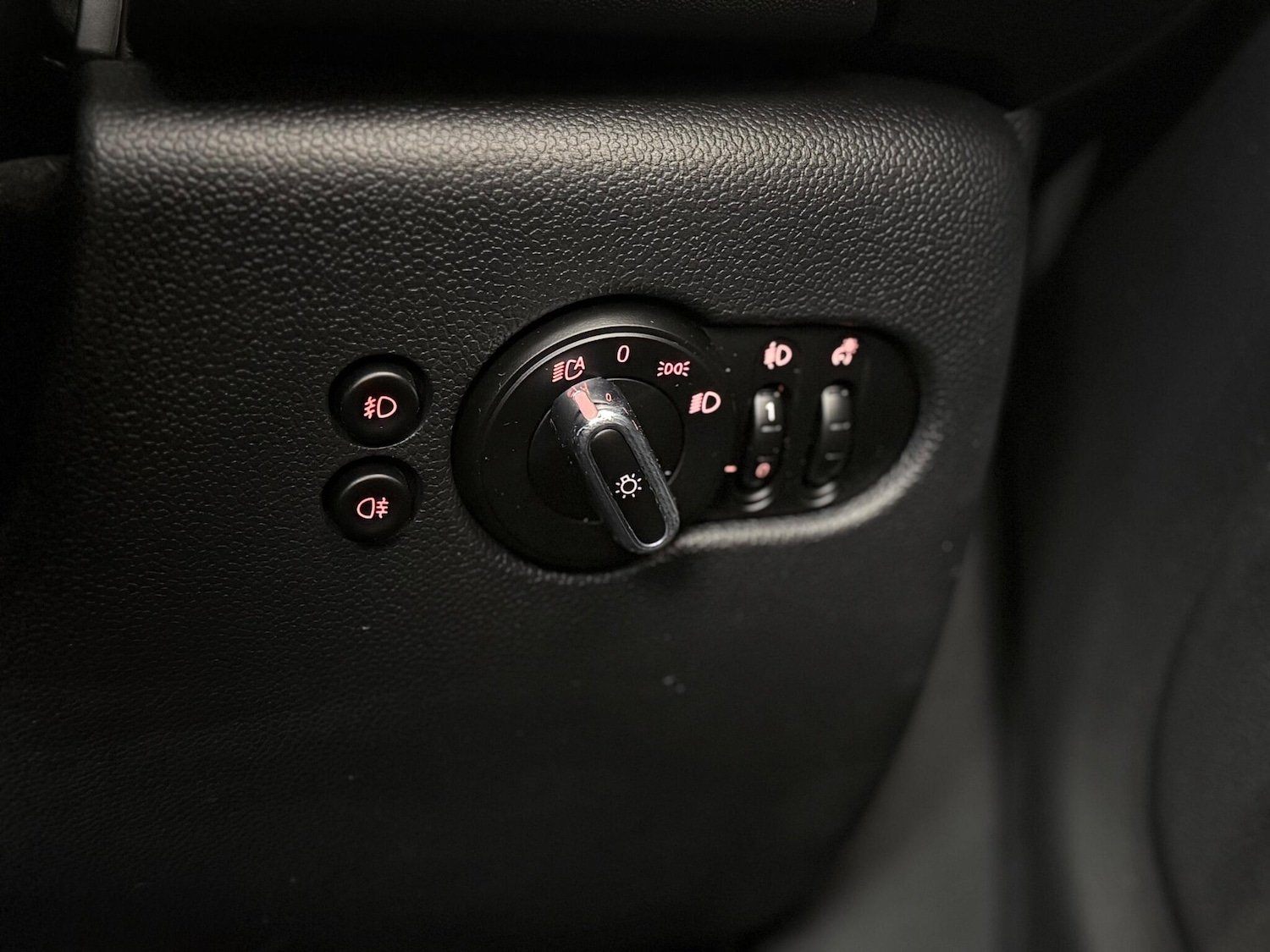 Used MINI Convertible 2019 for sale - 77181059: Photo 19