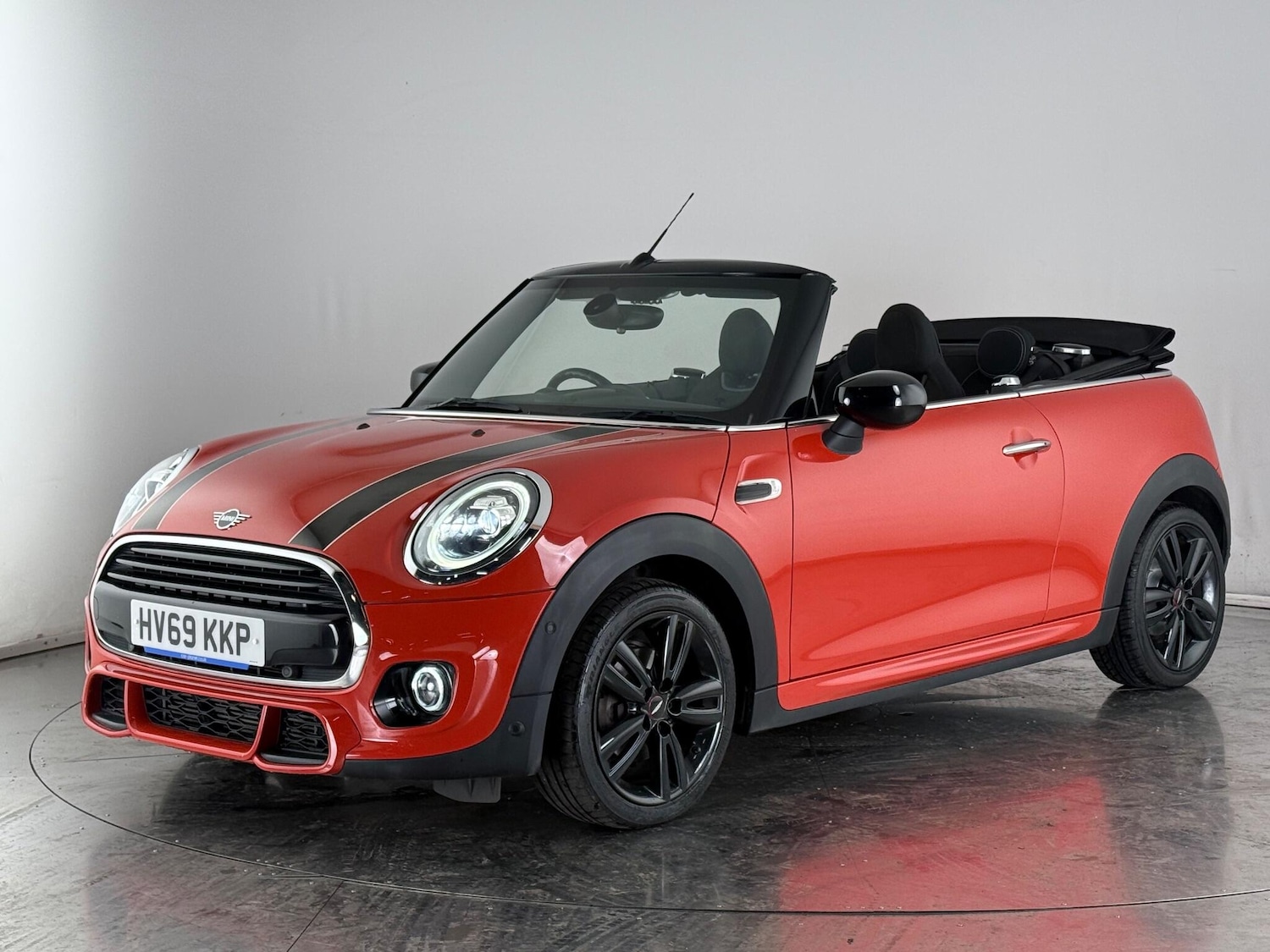 Used MINI Convertible 2019 for sale - 77181059: Photo 2