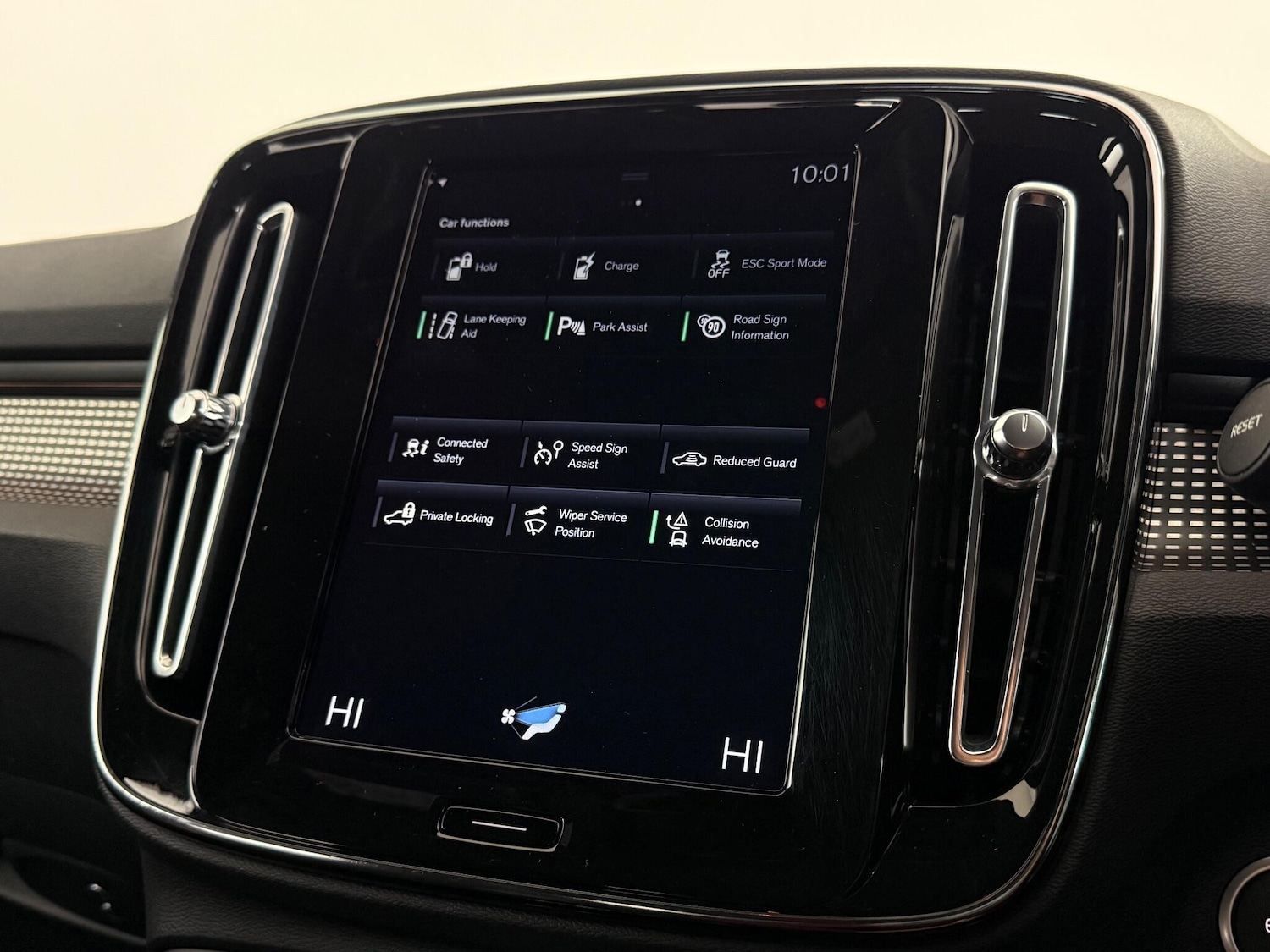 Used Volvo XC40 2021 for sale - 77222477: Photo 21