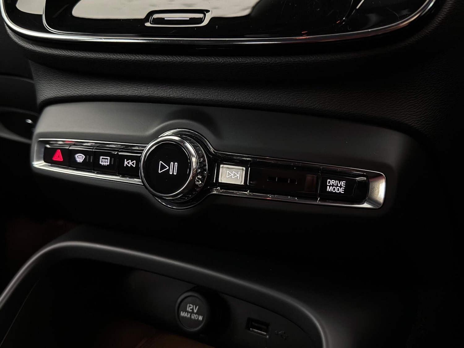 Used Volvo XC40 2021 for sale - 77222477: Photo 25