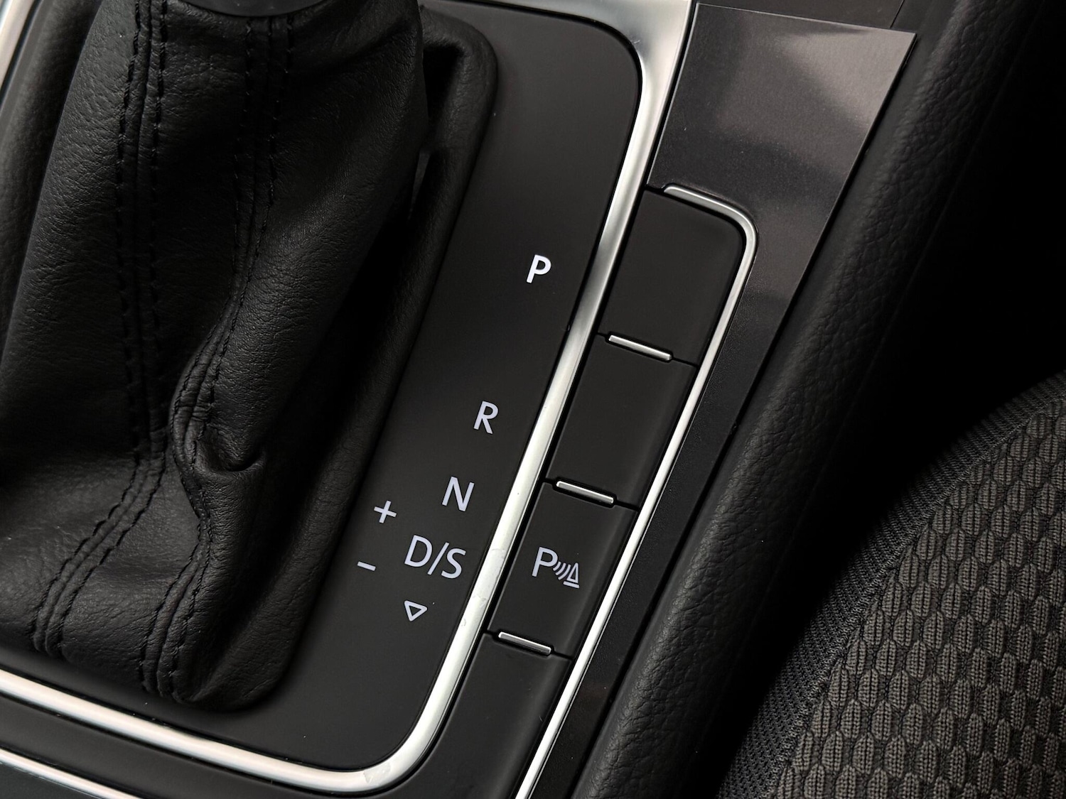 Used Volkswagen Golf 2018 for sale - 77181101: Photo 36