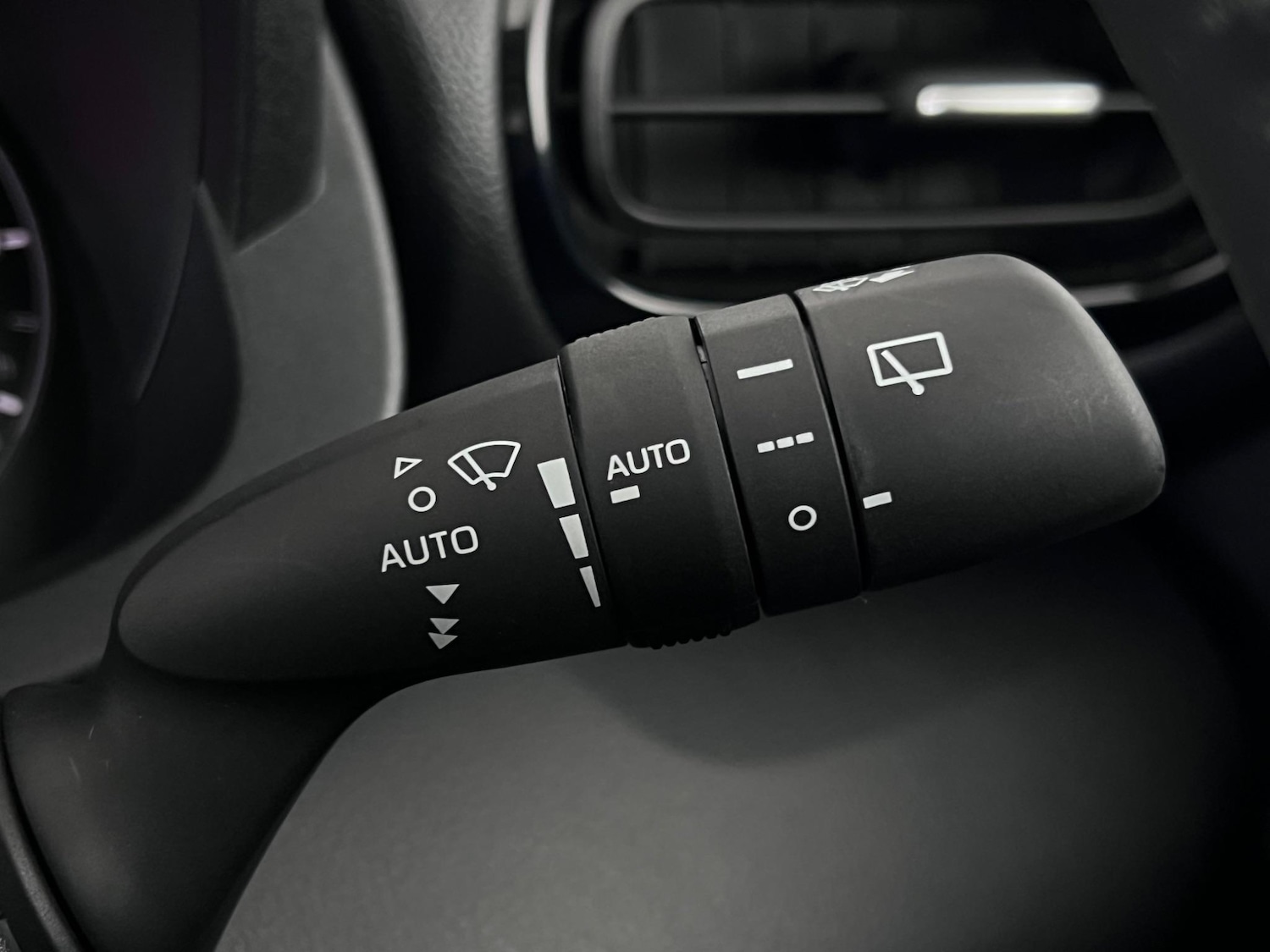 Used Mazda Mazda2 HYBRID 2024 for sale - 77181235: Photo 19