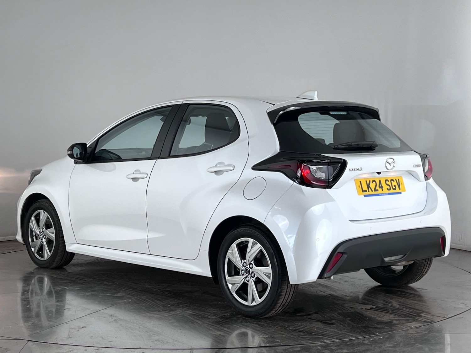 Used Mazda Mazda2 HYBRID 2024 for sale - 77181235: Photo 4