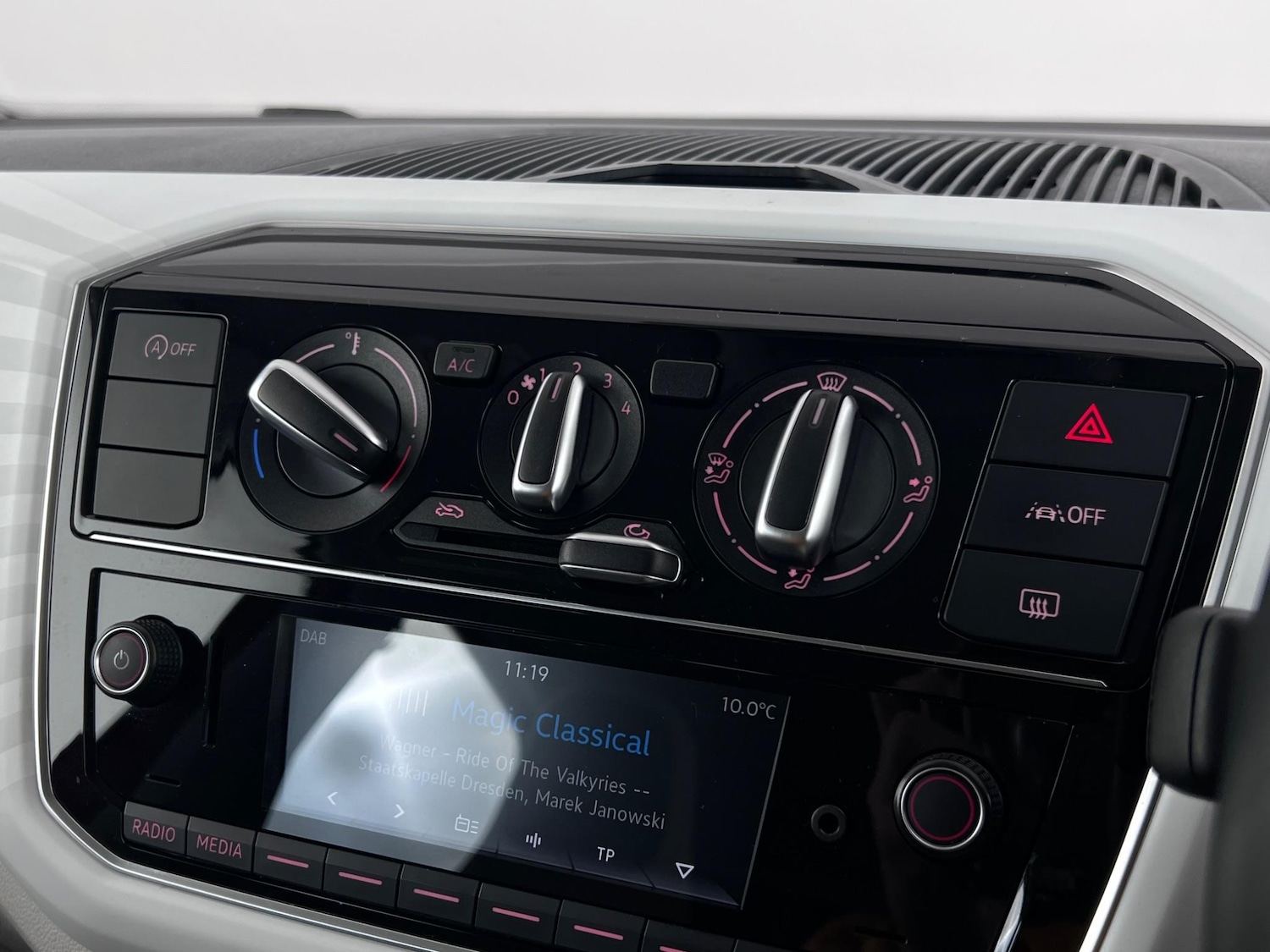 Used Volkswagen up! 2021 for sale - 76468810: Photo 39