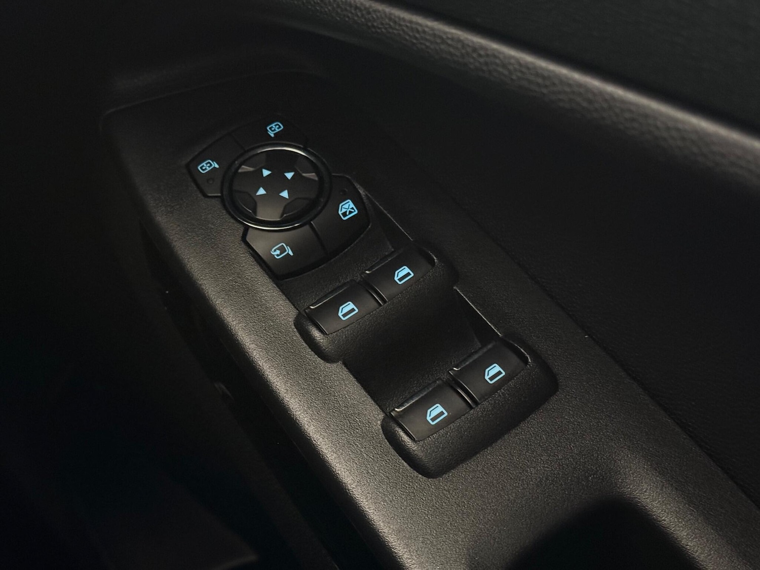 Used Ford Ecosport 2018 for sale - 76468368: Photo 27