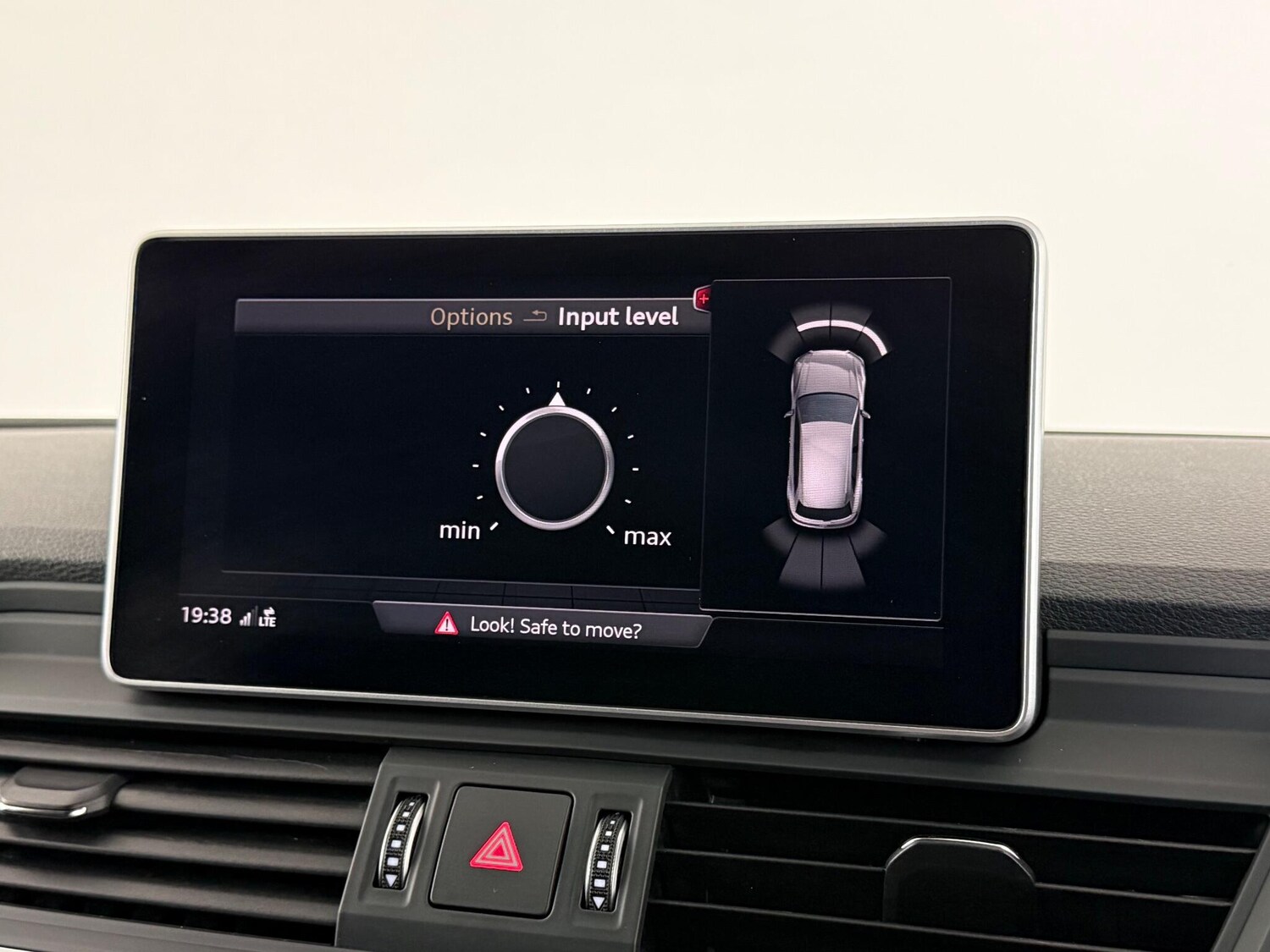 Used Audi Q5 2018 for sale - 77825347: Photo 27