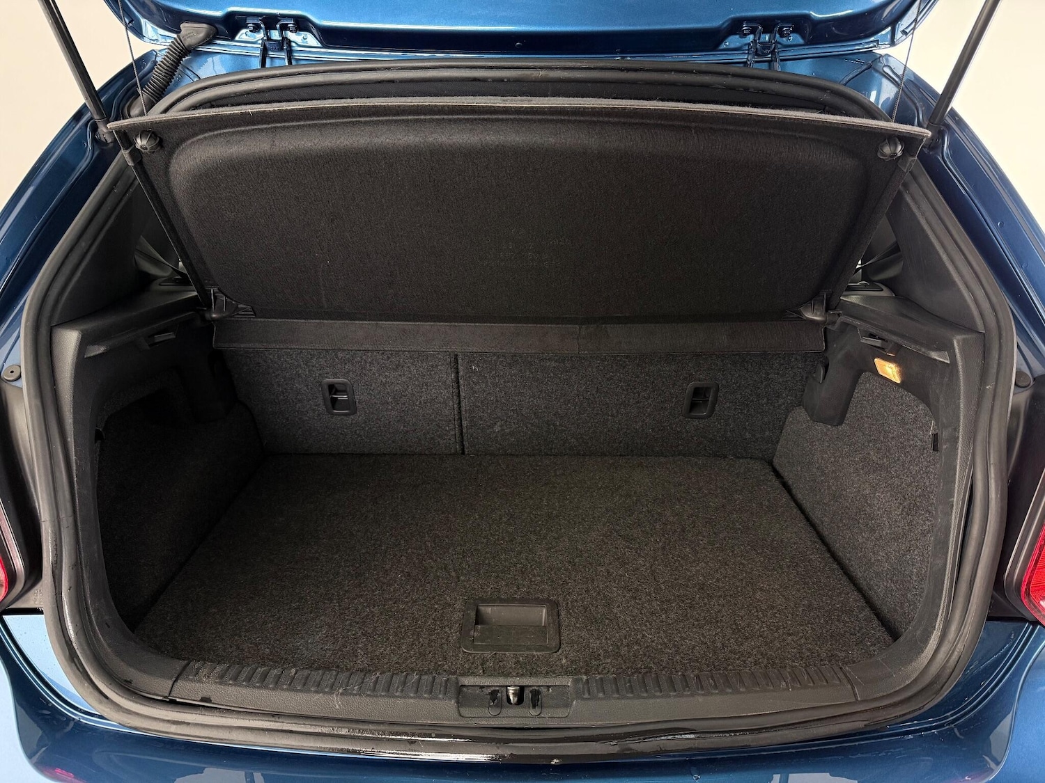 Used Volkswagen Polo 2017 for sale - 76620590: Photo 13