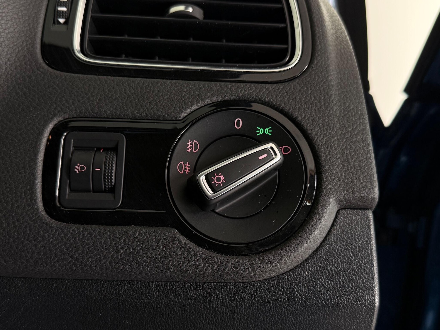 Used Volkswagen Polo 2017 for sale - 76620590: Photo 23