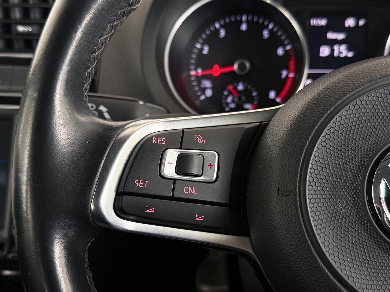 Used Volkswagen Polo 2017 for sale - 76620590: Photo 24