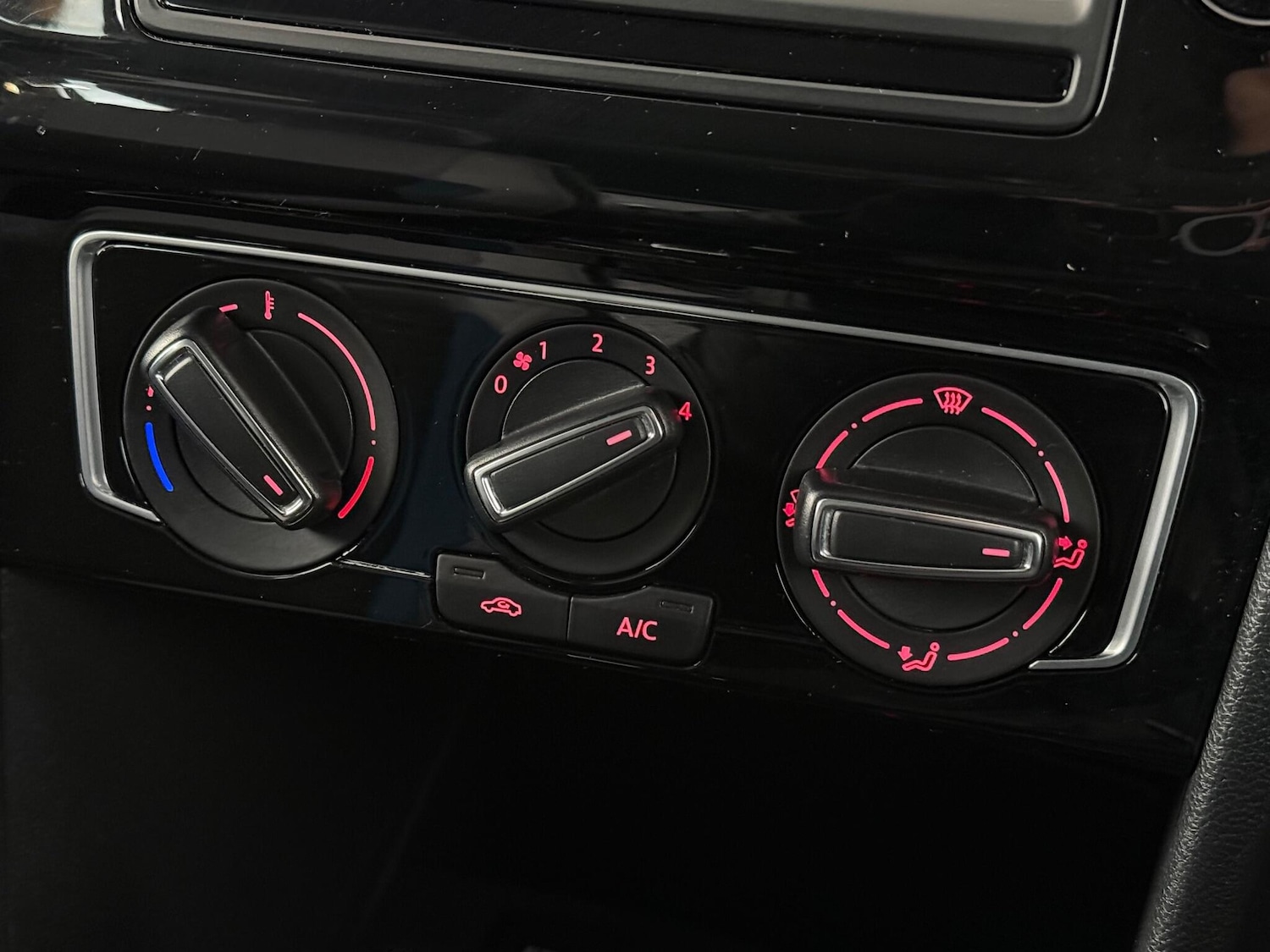 Used Volkswagen Polo 2017 for sale - 76620590: Photo 42