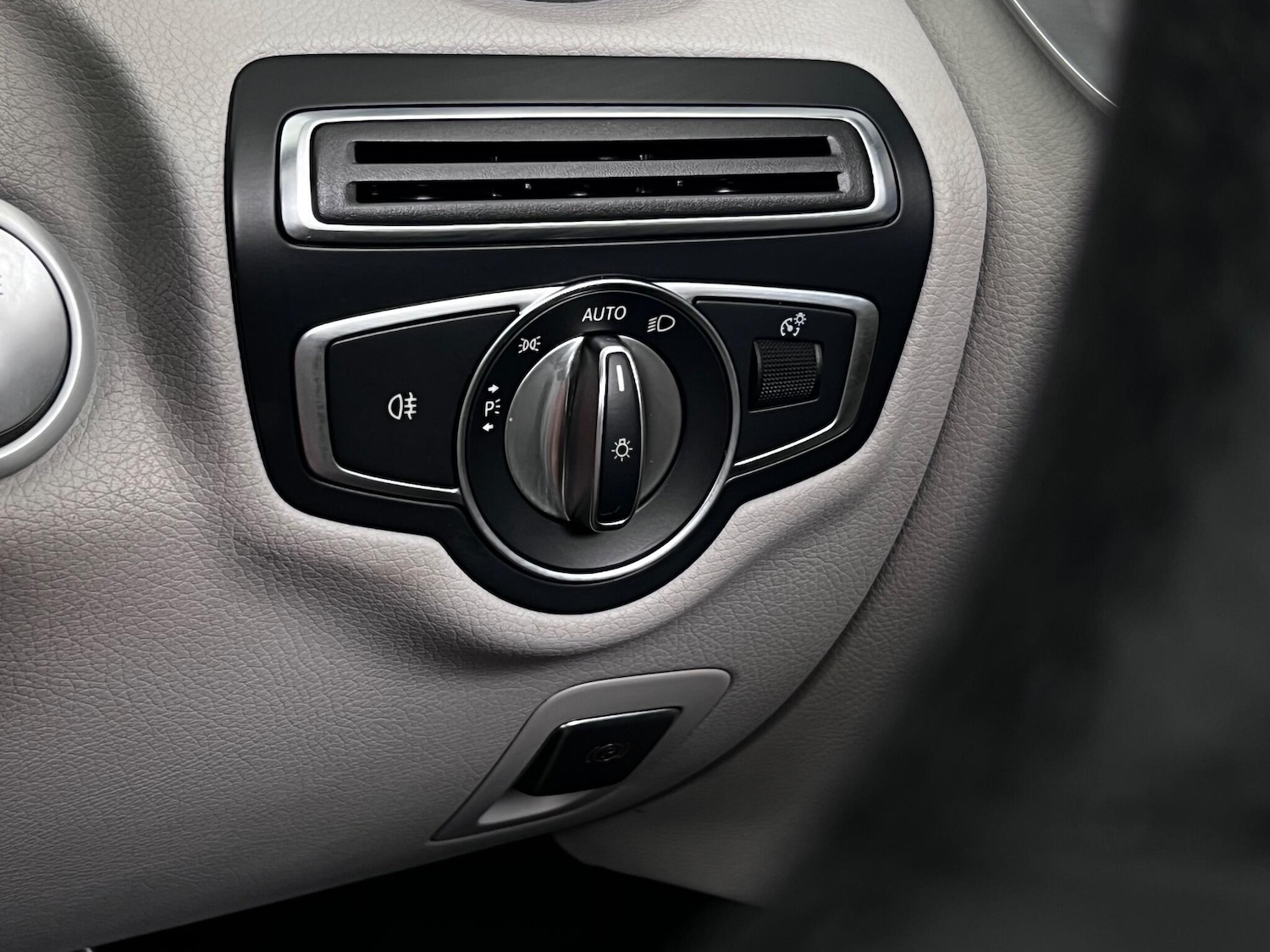 Used Mercedes-Benz C Class 2017 for sale - 77221850: Photo 23