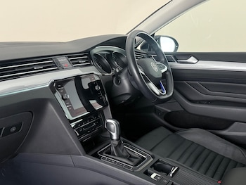 Used Volkswagen Passat 2022 for sale - 79107607: Photo
