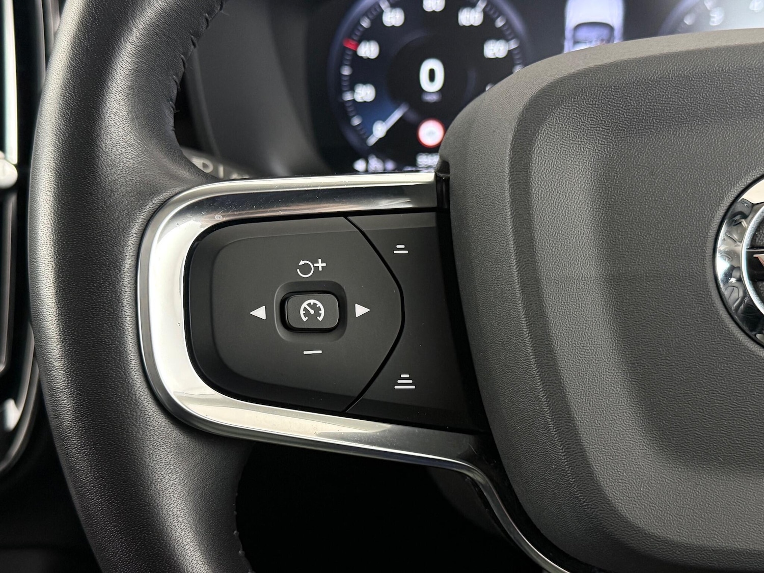 Used Volvo XC40 2020 for sale - 77246052: Photo 23