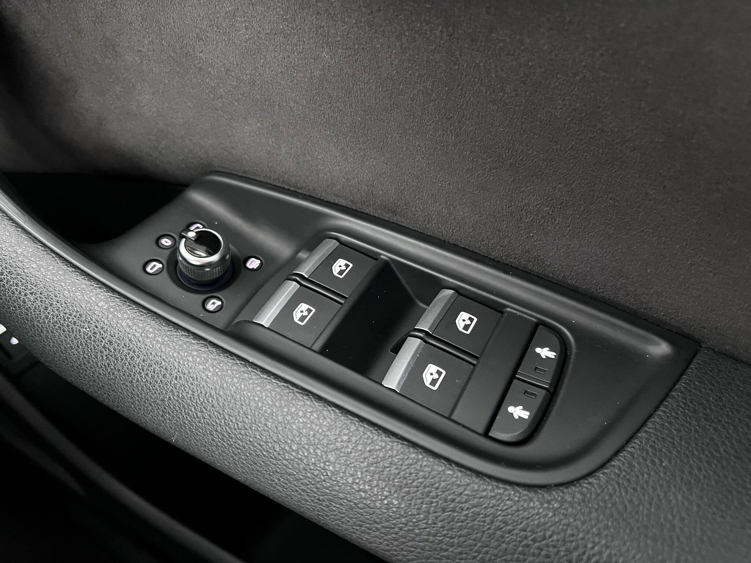 Used Audi Q7 2015 for sale - 76927089: Photo 34