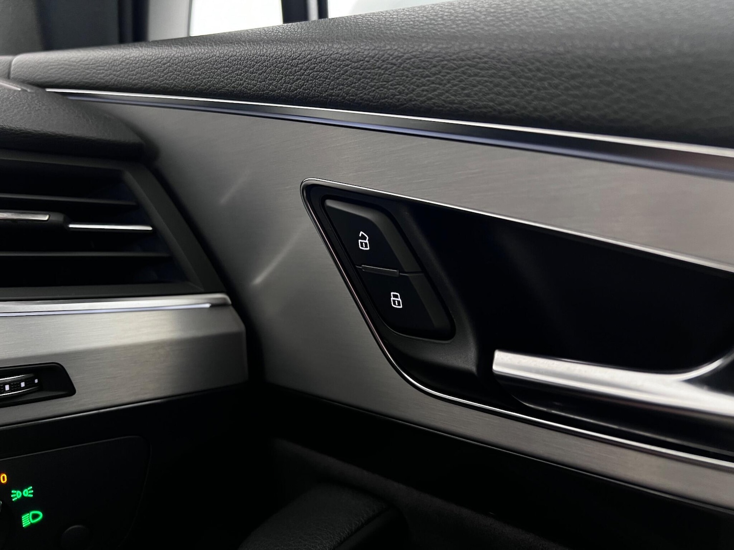 Used Audi Q7 2015 for sale - 76927089: Photo 37