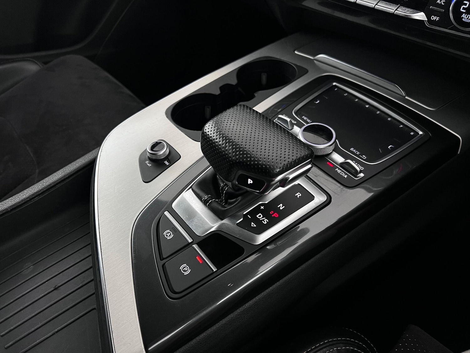 Used Audi Q7 2015 for sale - 76927089: Photo 48